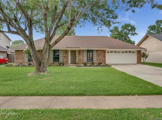 408 Mayfair Dr, Bossier City, LA 71111