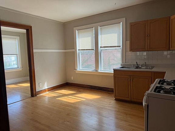 3rd image of 2235 Gunderson Ave APT 2