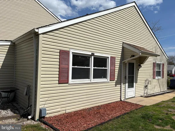 48 S South Seas Ct, Barnegat, NJ 08005