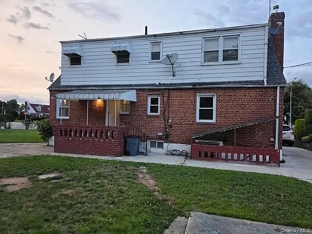 220-10 120th Ave — Photo 2
