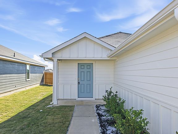 4th image of 258 Bull Lake Cir