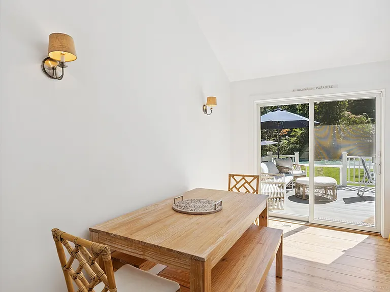 33 Corbin Ave — Photo 17