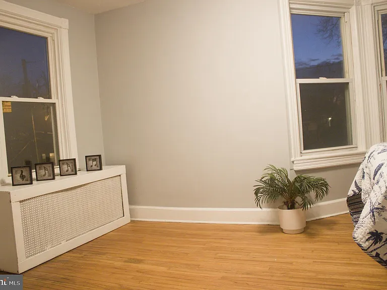 936 Carteret Ave — Photo 8