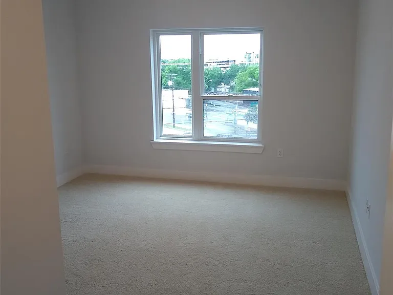 2220 Webberville Rd #403 — Photo 10