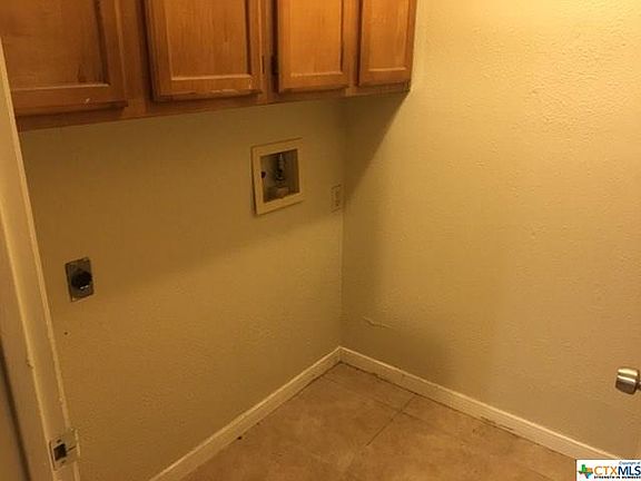 4th image of 1807 Cedarhill Dr APT B