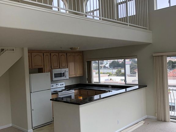 3rd image of 320 Washington St #306