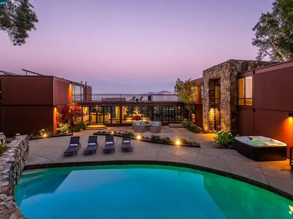 101 Greenbank Dr, Lafayette, CA 94549