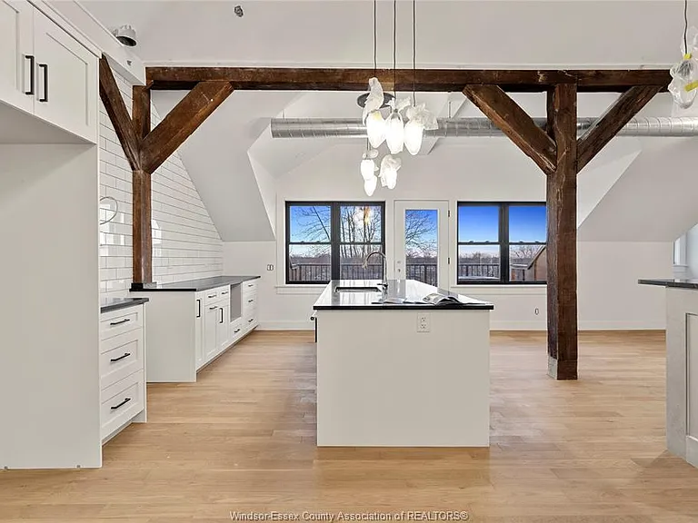 247 Brock St #401 — Photo 4