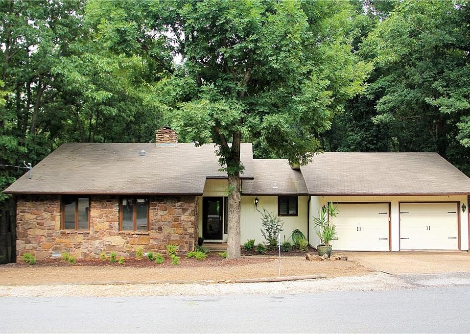 1st image of 6 Brecknock Dr