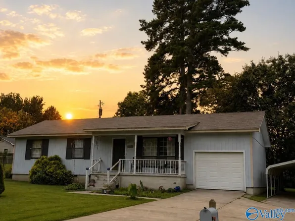 2202 Bailey St NW, Hartselle, AL 35640