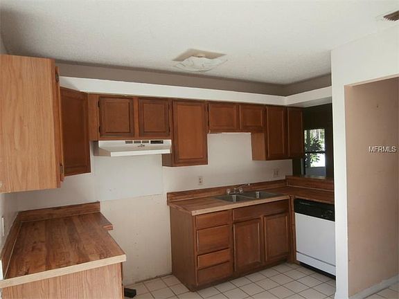 2nd image of 1817 Villa Dr