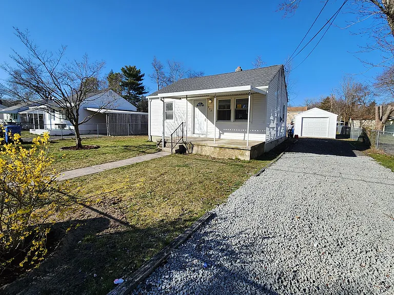 502 Willow Blvd — Photo 2