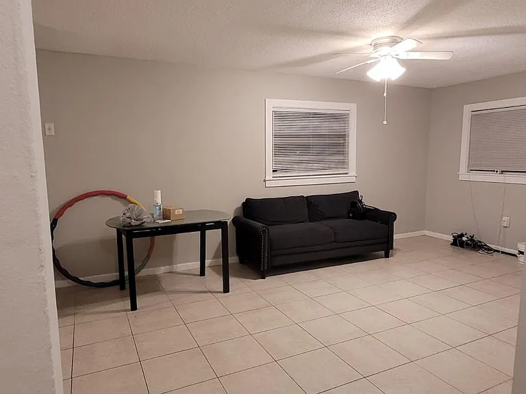 1734 Gladys St #2 — Photo 6