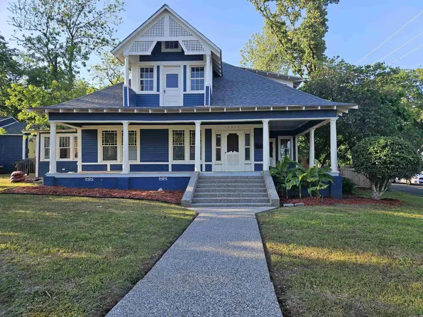 1202 Hobson Ave, Hot Springs, AR 71913