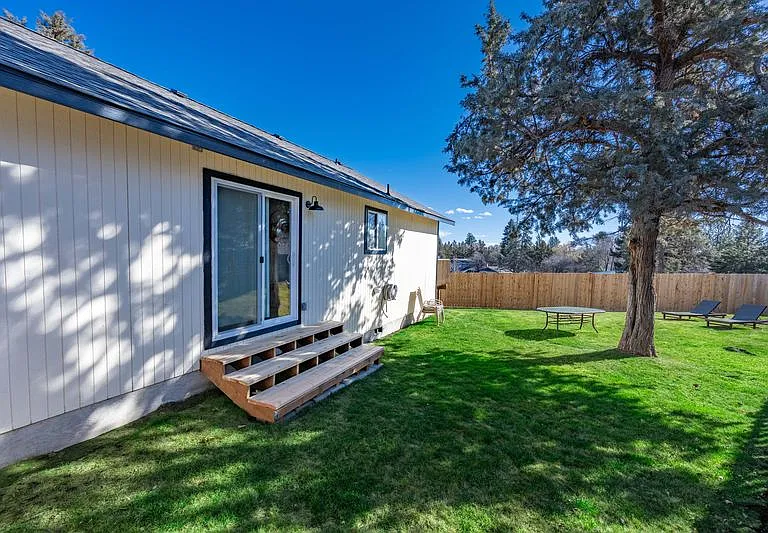 NE Mable Ct — Photo 4