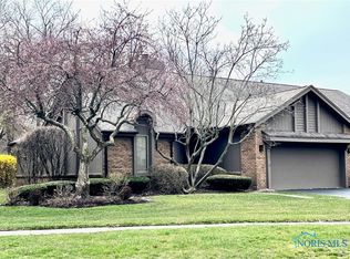 6751 Carrietowne Ln, Toledo, OH 43617
