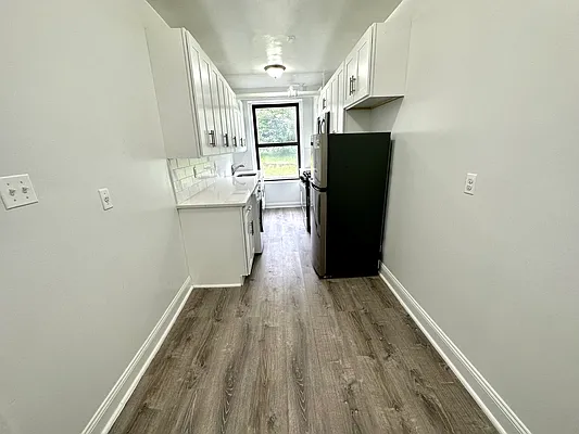 Rented by LRGNY Group, Inc. | media 28