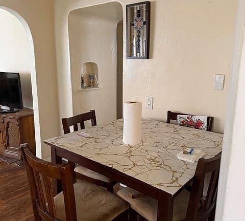 4th image of 312 E Coolidge St