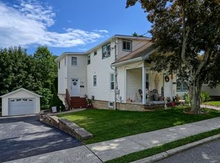 14 Pearl St, Bloomingdale, NJ 07403