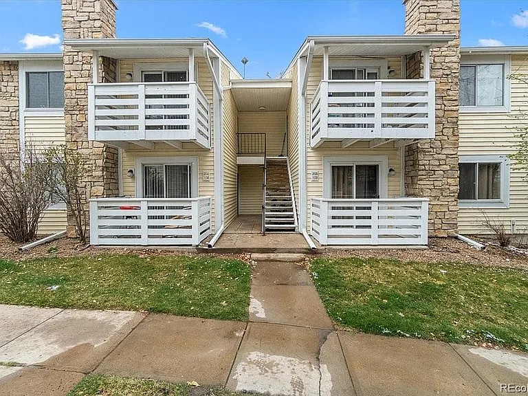 8555 Fairmount Dr #D204 — Photo 12