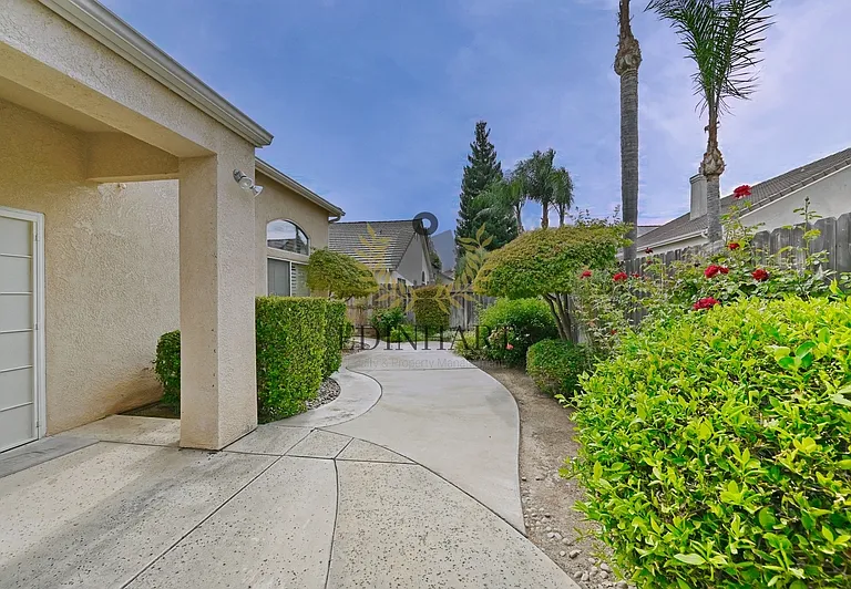 3750 W Vincent Ln — Photo 35