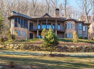 86 Willow Farm Rd, Fairview, NC 28730