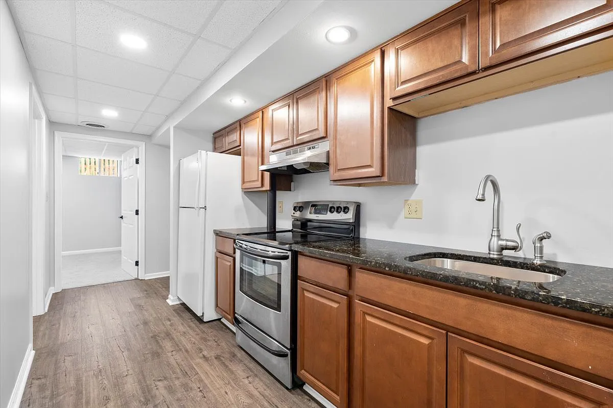 815 Aztec Dr — Photo 3