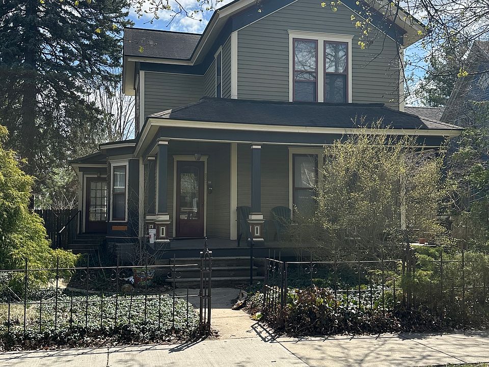 1st image of 831 W Lovell St