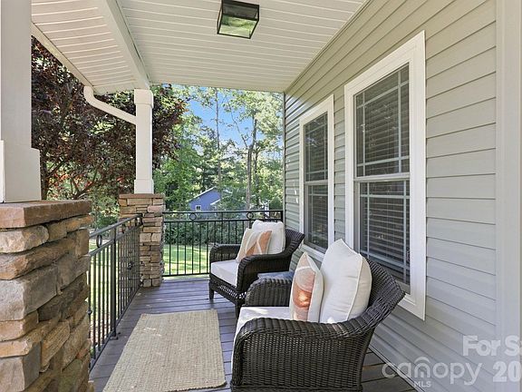 5th image of 2147 Jenkins Valley Rd