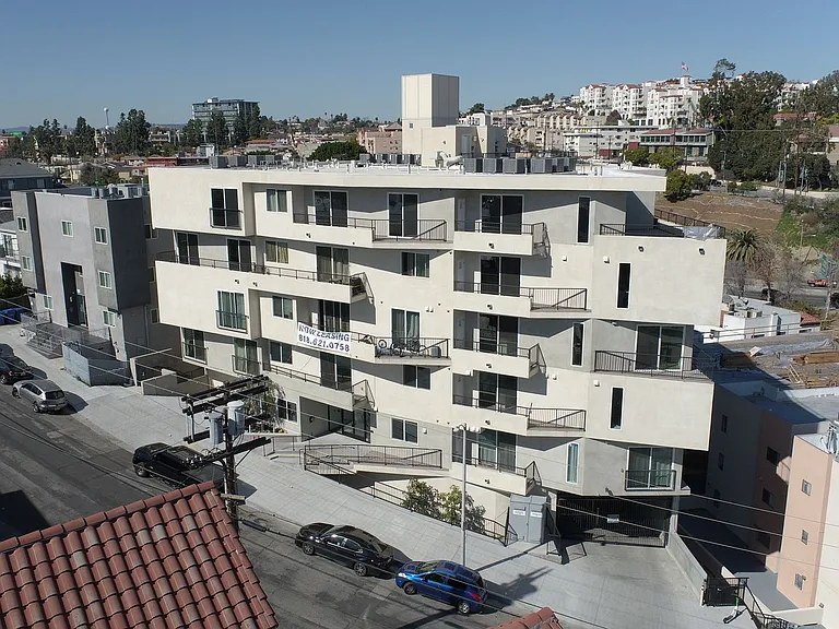 Bunker Heights Apartments — Photo 3
