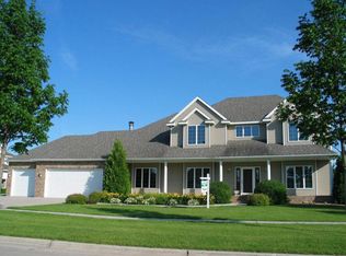 3749 22nd Ave S, Grand Forks, ND 58201