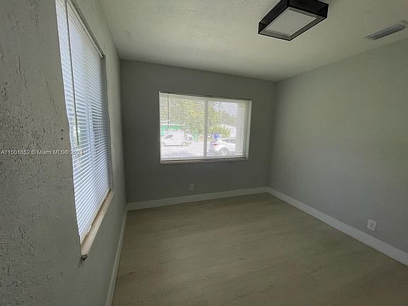 5th image of 3518 Charles Ave