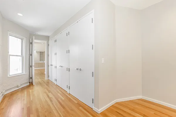 Rented by Bond New York | media 13