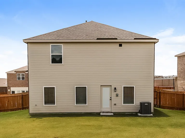 706 Princeton Hts — Photo 17