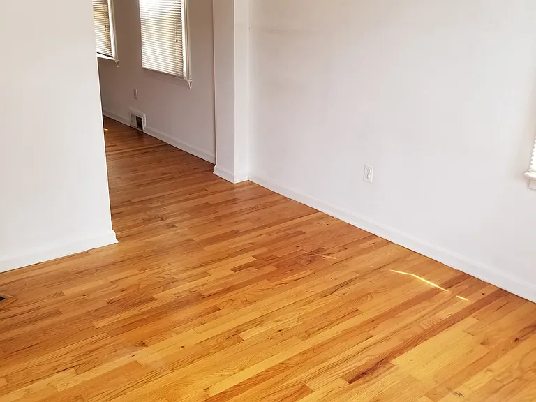 81 Conduit St — Photo 7