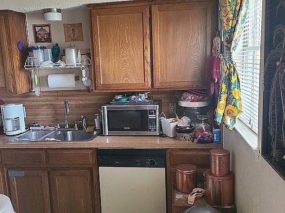 4th image of 1800 McQueary St