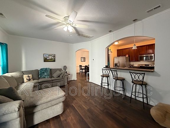 3rd image of 1124 Rodgers St