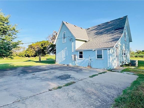 2nd image of 22719 Quivira Rd
