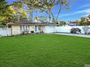 58 Pearl Ave, Holtsville, NY 11742