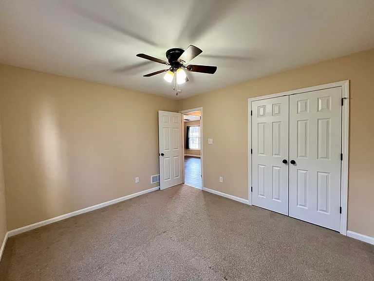 11423 Tierney Ave — Photo 12