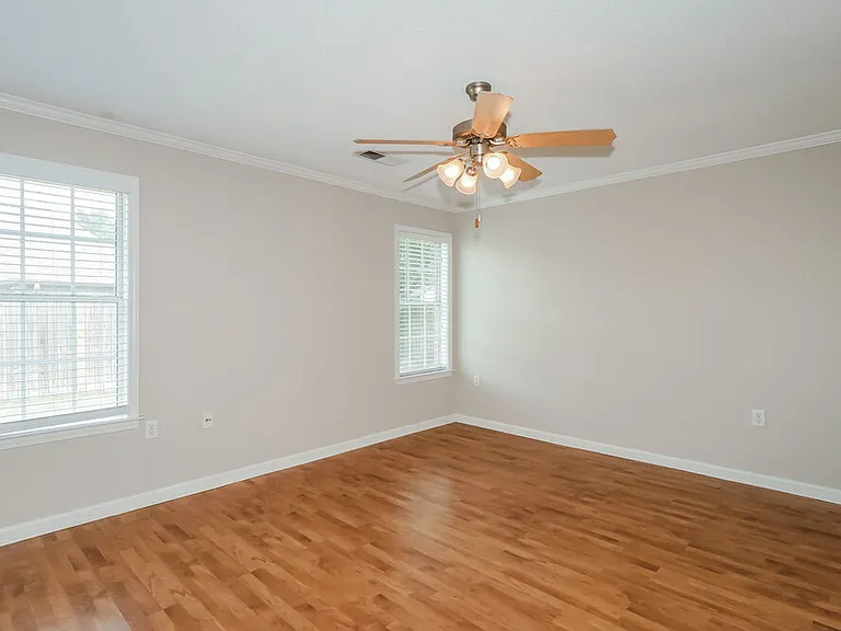 6076 Armistead St — Photo 10
