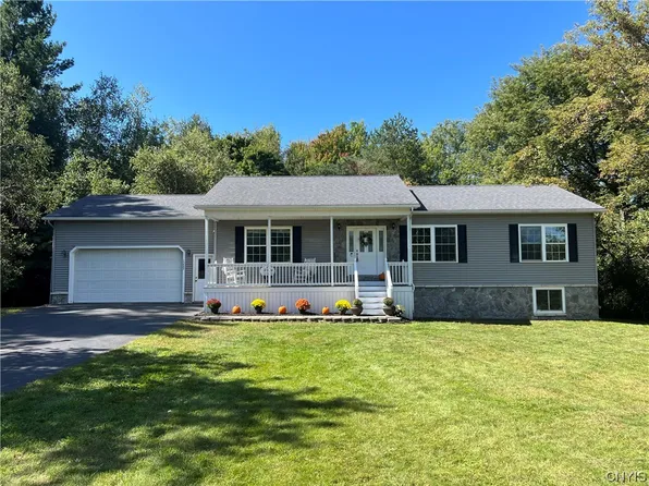 13887 Hess Rd, Sackets Harbor, NY 13685