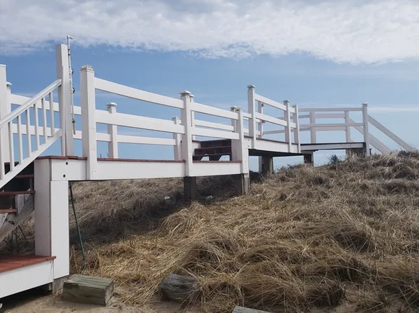 398 N End Blvd #B, Salisbury, MA 01952