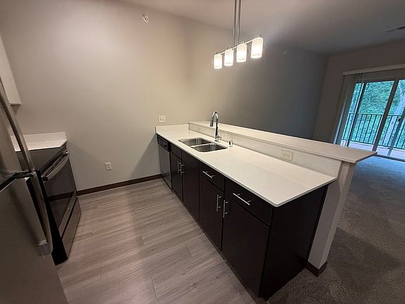 3rd image of 5414 Mineral Point Rd #308