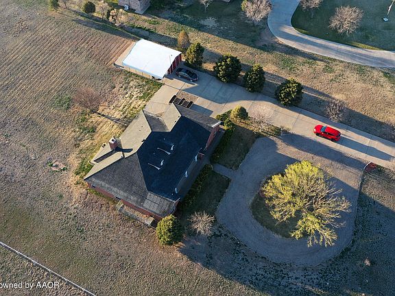 3rd image of 308 Country Club Dr
