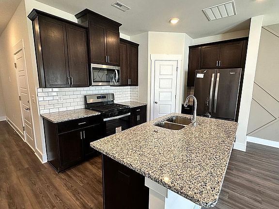 4th image of 616 Millwright Way