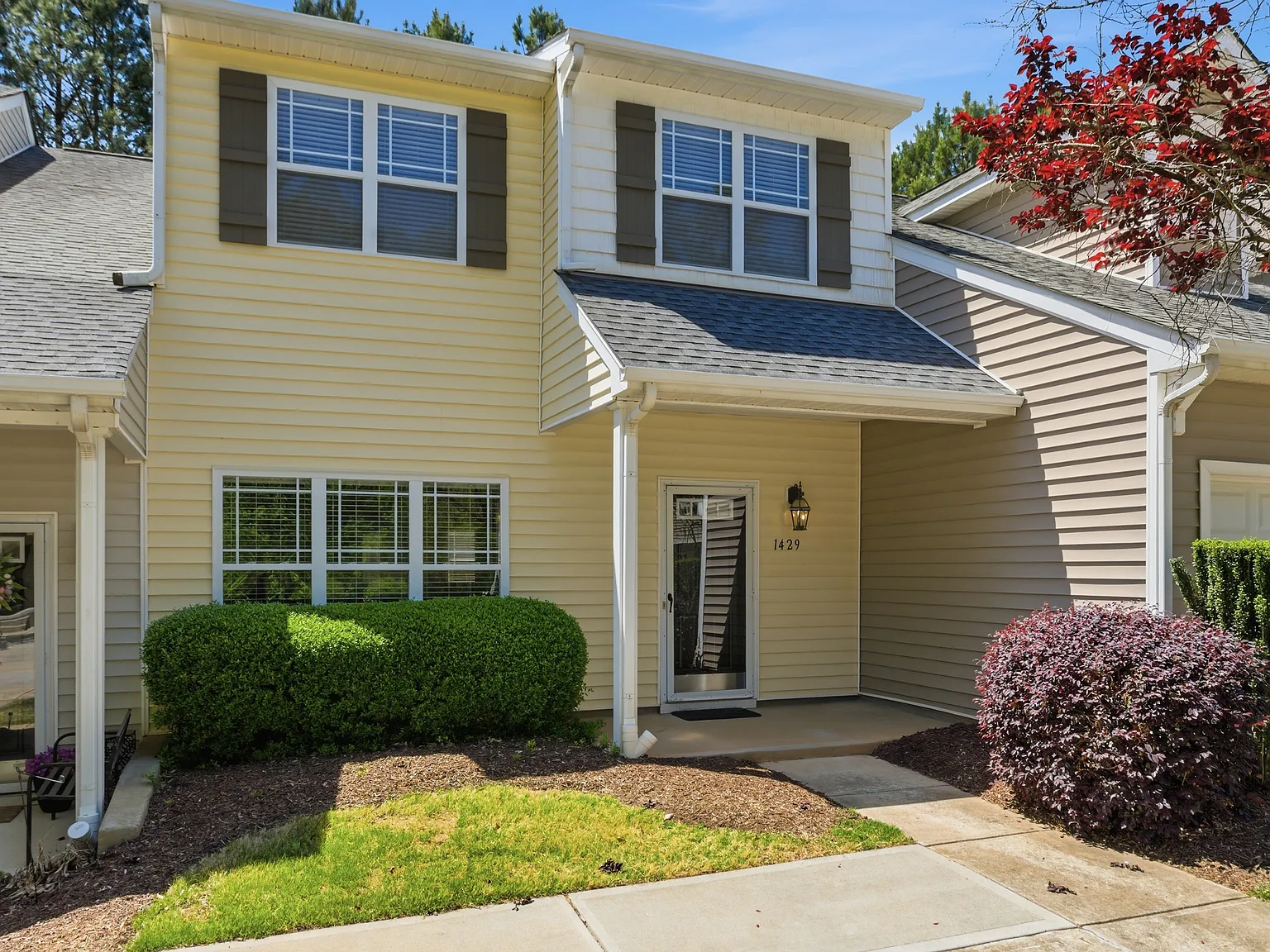 2 bed, 2.5 bath, 1450 sqft, $1,700 — Photo 1