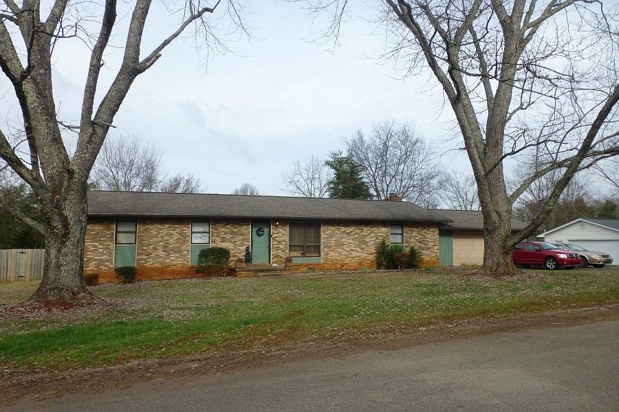 1st image of 545 Chisholm Trl