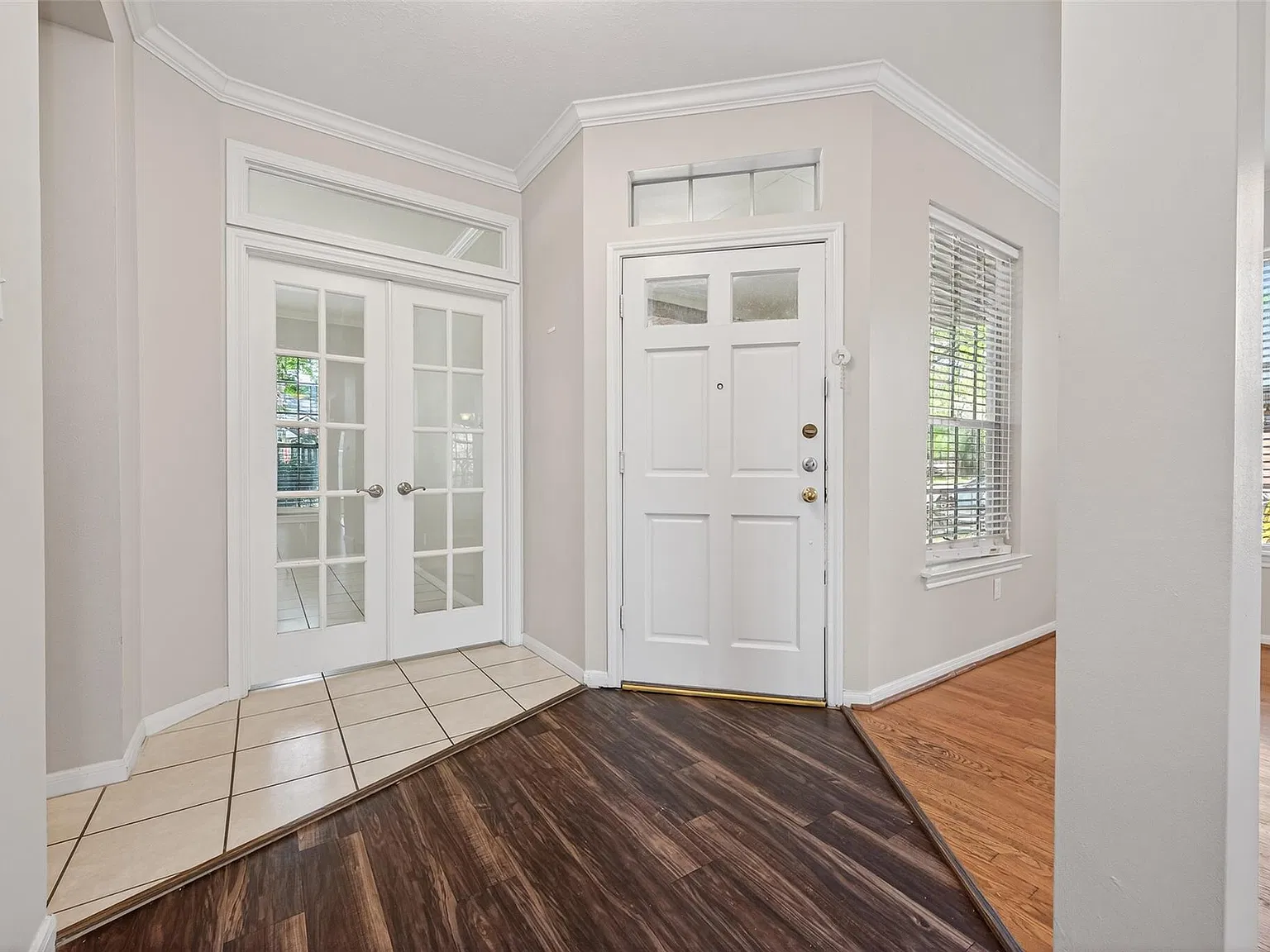 4 bed, 2.5 bath, 2603 sqft, $2,200 — Photo 3