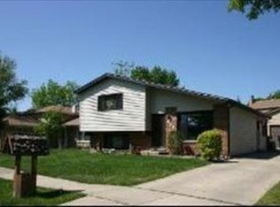 992 Navajo St, Carol Stream, IL 60188